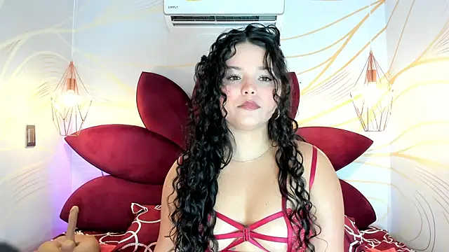 LottiCarter online show from February 13, 8:10 pm