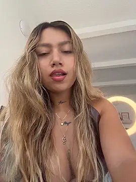 amanda-medrano1 online show from May 28, 1:53 pm