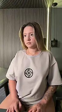 MiaPetit  online show from January 5, 6:44 pm