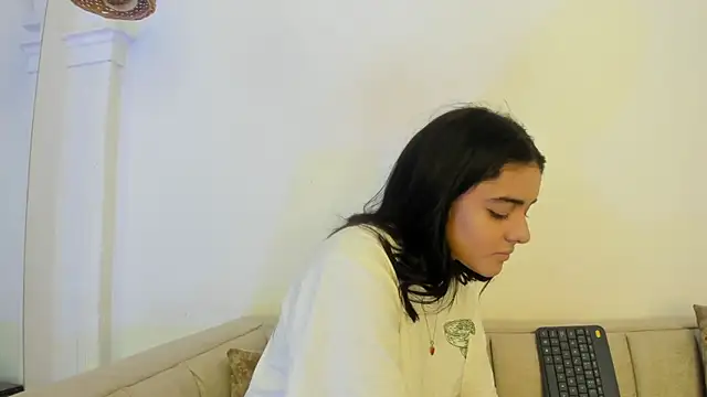 natalia aguirre1 online show from October 13, 12:30 pm