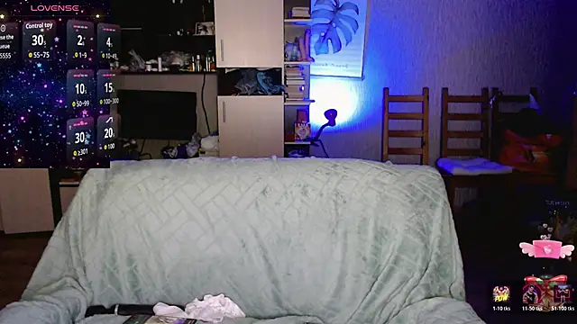 mischellemeow13 online show from April 17, 2:57 am