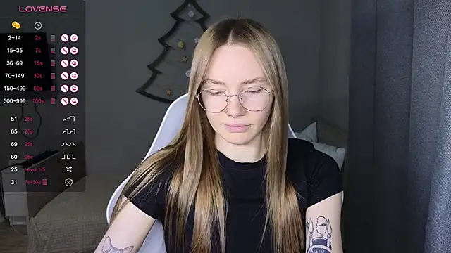 littlevildevil online show from January 9, 9:57 am