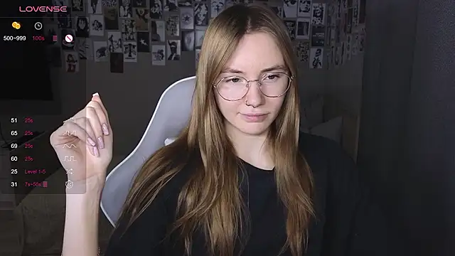 littlevildevil online show from March 28, 10:37 am