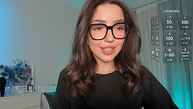 Oh My Dianee online show from October 17, 8:39 am