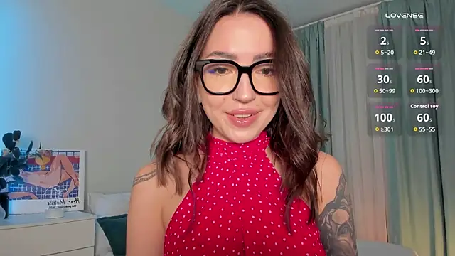 Oh My Dianee online show from October 25, 8:33 am