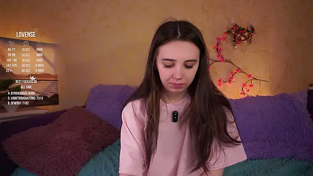 GillianDowdey online show from April 2, 3:26 am