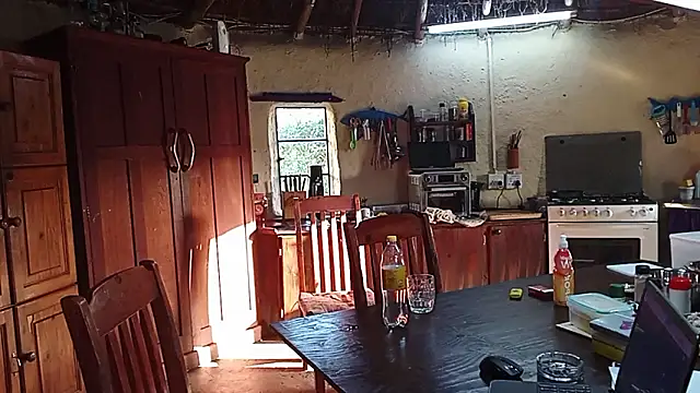 hornyhippies0080 online show from October 1, 3:17 pm