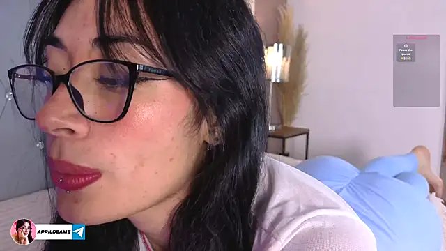 aprildreams19 online show from November 15, 1:23 pm