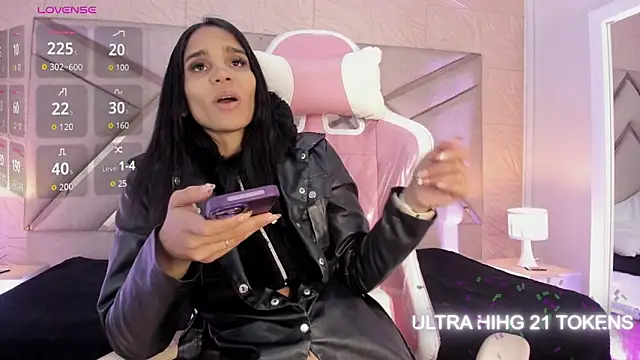 sophie pariss online show from March 30, 2:00 am