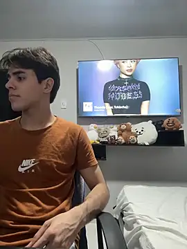 Alex and Fabian online show from December 18, 5:01 am