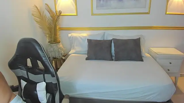 lia sexx19 online show from October 3, 2:05 am