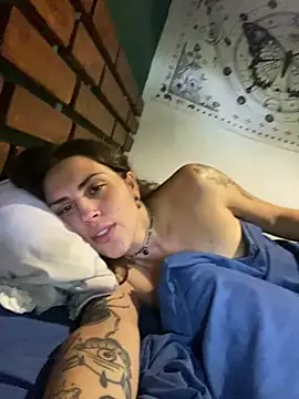 isadelasestrellas online show from February 11, 1:23 pm