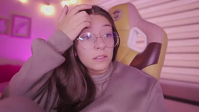 milly kenner online show from April 8, 8:00 pm