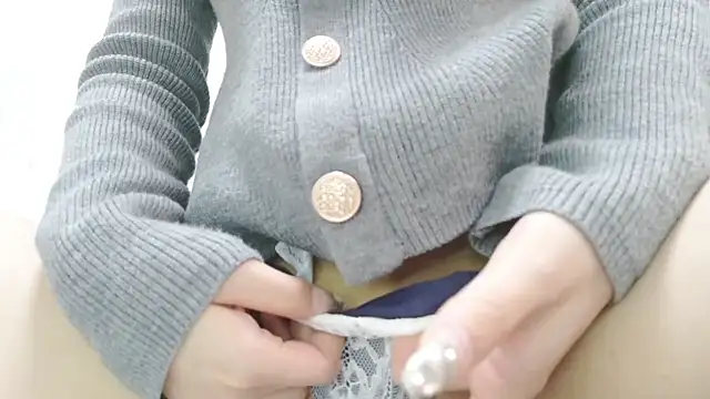 LOVE MOMO LOVE online show from March 25, 12:08 pm