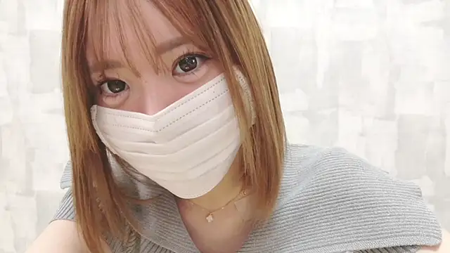 LOVE MOMO LOVE online show from July 9, 11:12 am