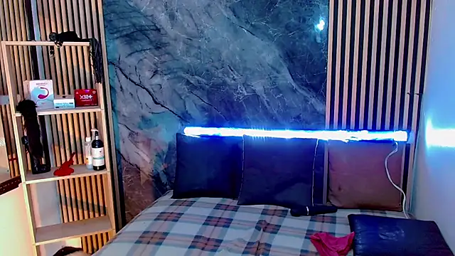 Isalombardi online show from October 2, 9:03 am