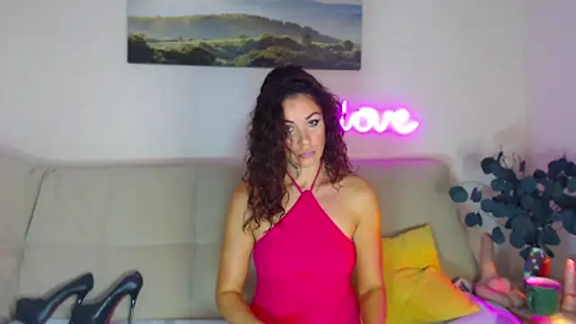 Snapshot of MariaModel chatting on October 21, 7:34 am MariaModel online show from October 21, 7:34 am