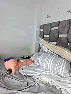 aurelialux online show from January 10, 11:31 pm