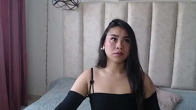 hinataleecs online show from December 13, 8:59 pm