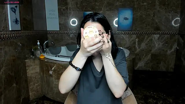 adell berry online show from October 4, 2:39 am