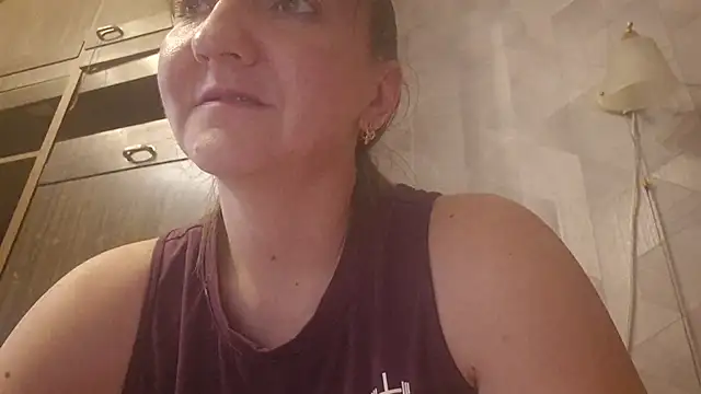 EstrellaWalters online show from May 1, 3:15 pm