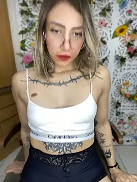Loira strip online show from July 1, 6:46 am