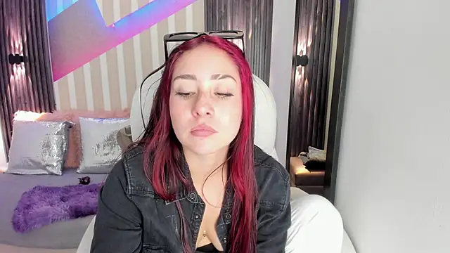 emily layton online show from November 7, 3:06 pm