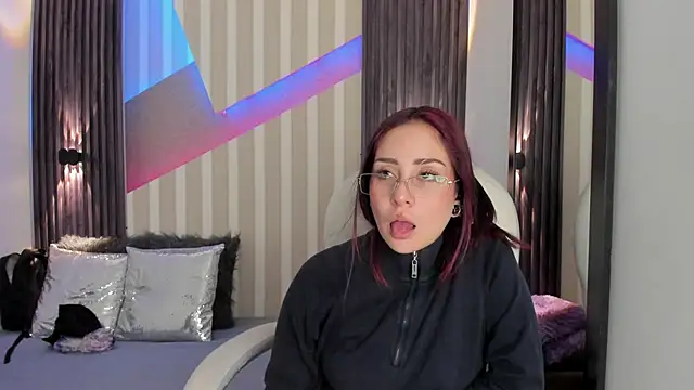 emily layton online show from November 27, 3:48 pm