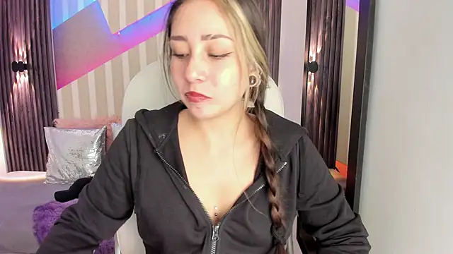 emily layton online show from October 28, 2:45 pm