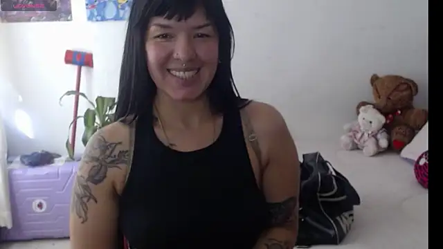 freyjagoddes online show from August 5, 9:10 pm