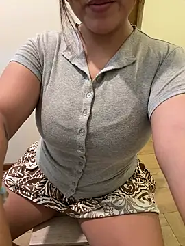 kittyfresita online show from April 17, 5:15 pm