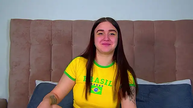 ChristinaMilton online show from February 3, 6:40 am