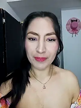 ELISA 90 online show from October 7, 4:44 pm