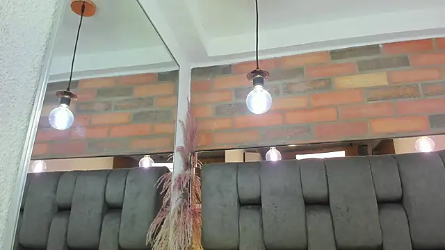 JESSYCORTES online show from October 31, 3:05 pm