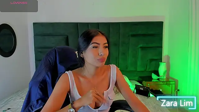 ZaraLim online show from January 13, 6:12 pm