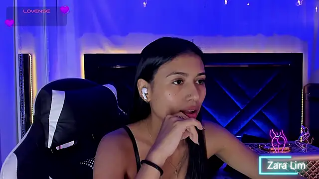 ZaraLim online show from December 3, 9:06 pm