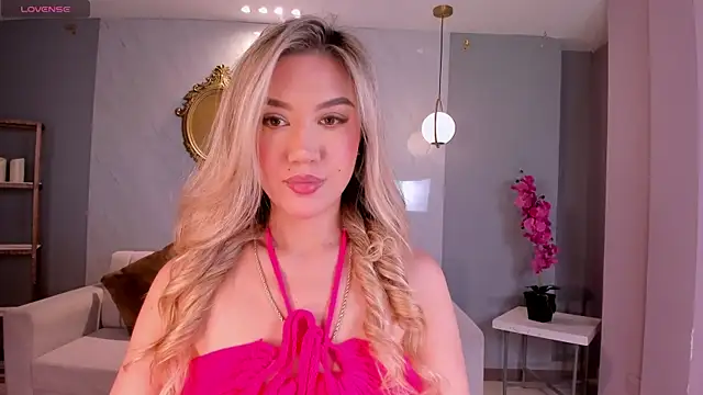 RebeccaHudson online show from May 28, 7:45 pm