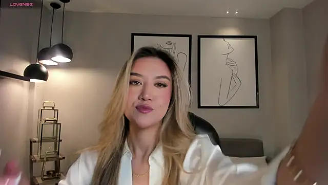 RebeccaHudson online show from April 9, 7:19 pm