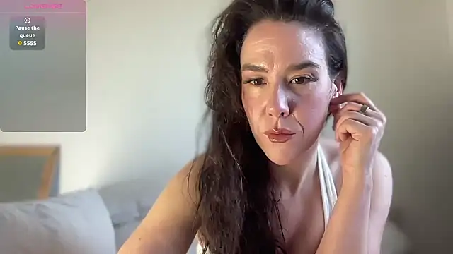 Snapshot of MilkyHoneyLullabies chatting on October 6, 12:55 pm MilkyHoneyLullabies online show from October 6, 12:55 pm