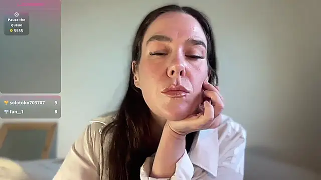 Snapshot of MilkyHoneyLullabies chatting on October 17, 12:52 pm MilkyHoneyLullabies online show from October 17, 12:52 pm