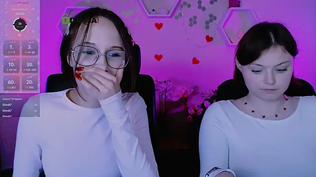 nikole kitt online show from October 11, 7:49 pm