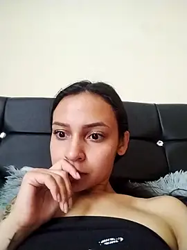 emma ambar online show from October 8, 5:06 pm