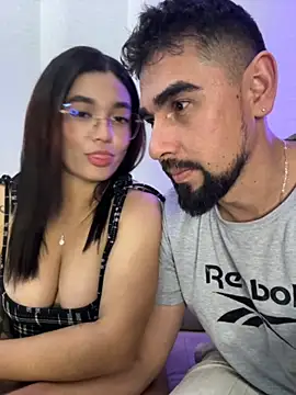 Snapshot of camianddanna chatting on October 31, 12:56 am camianddanna online show from October 31, 12:56 am