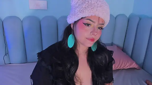 curvy rousi online show from October 30, 11:55 am