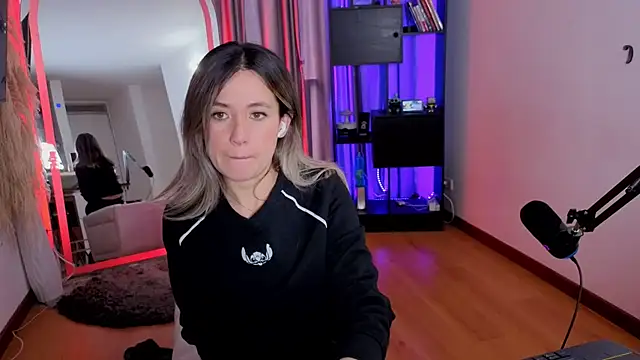 sexfire lalita online show from April 4, 9:24 pm