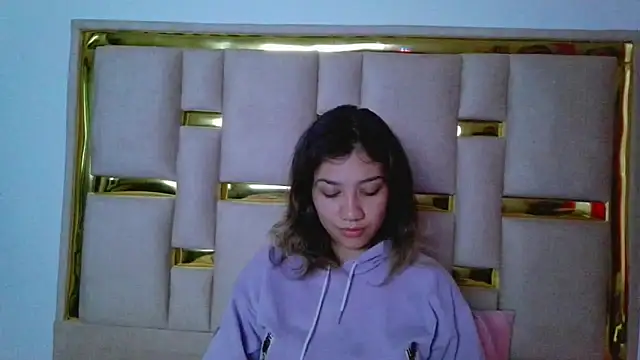 nina carther online show from December 5, 11:00 am