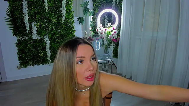 VivienCarter online show from December 18, 2:05 am