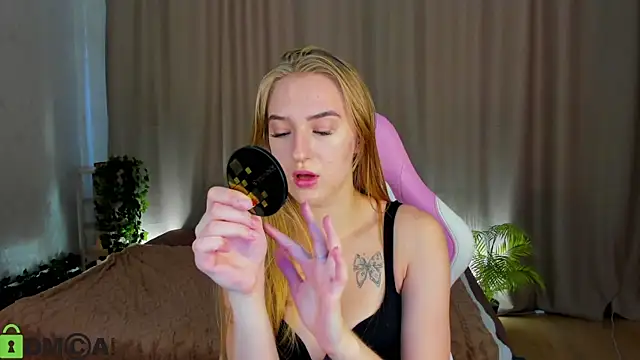 Stacy River online show from September 18, 8:13 am