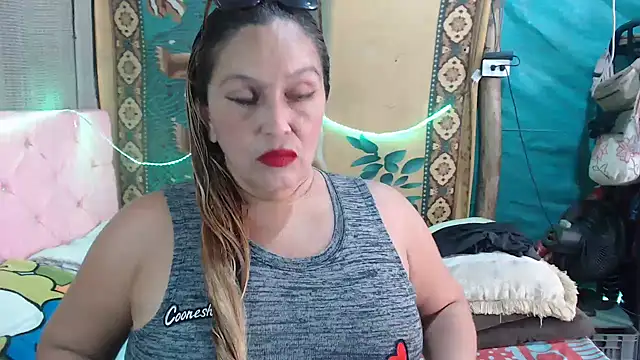 mom son dirty online show from November 14, 1:55 pm