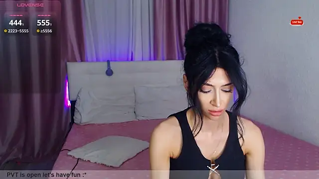 Hennessy XO online show from February 21, 5:35 pm